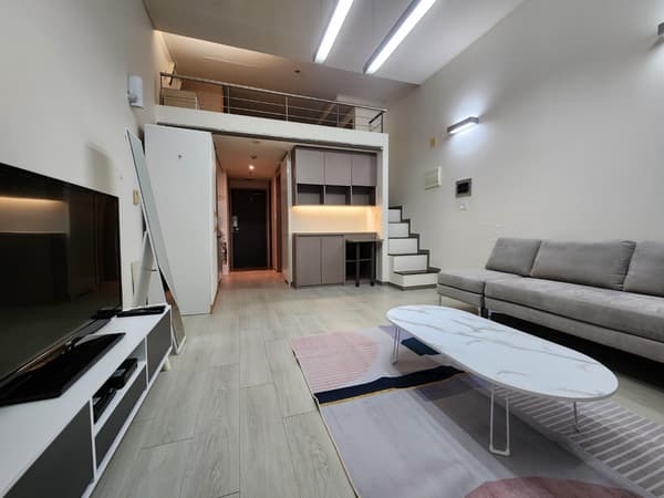 Loft, Fully Furnished, Low Deposit, Near Gangnam Station. photo 4