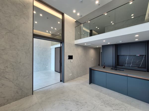 Brand New Apt, Just next to Mapo station. View, Available to move in from April. photo 3