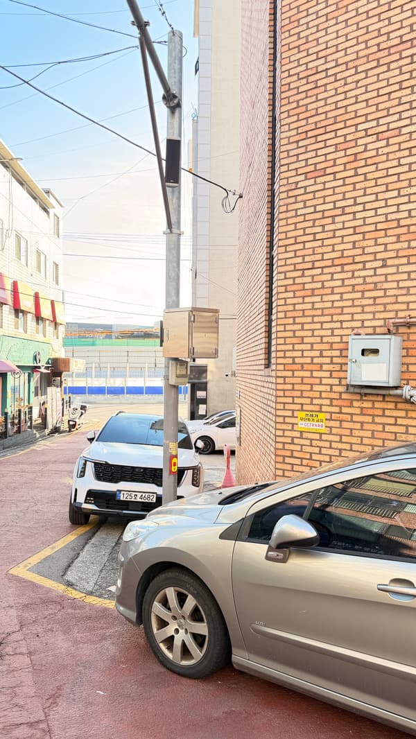 Recommended Office Building, 3 Floors, Parking for 2 Cars + Additional, Remodeled Building photo 4