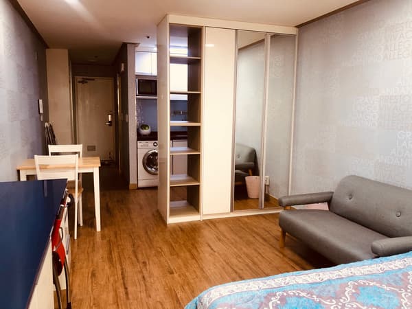 Fully Furnished, South Facing, Good Lighting. 2 Minutes Walk from Ewha station. photo 5