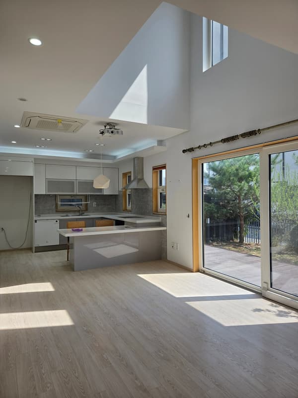 Yangpyeong Single Family House, South Han River View, 2 Floors + Attic, 3BD+3BA photo 3