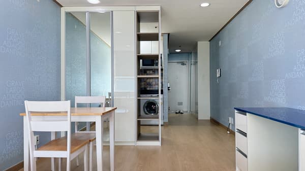 Fully Furnished, South Facing, Good Lighting. 2 Minutes Walk from Ewha station. photo 2
