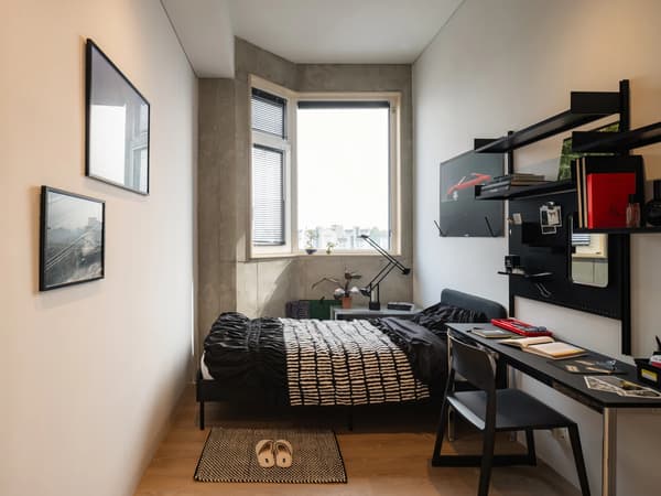 Newly Built, Women Only, 14th Floor, 3 Minutes Walk from Sinchon Station, Shared Living Room, Private Bathroom. 3-Person Household. photo 4