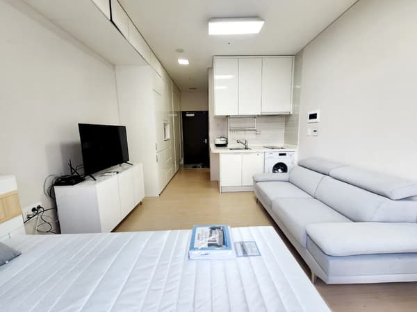 Low Deposit, Fully Furnished, 1 Minute Walk to Gangnam Station, ARC Available photo 4