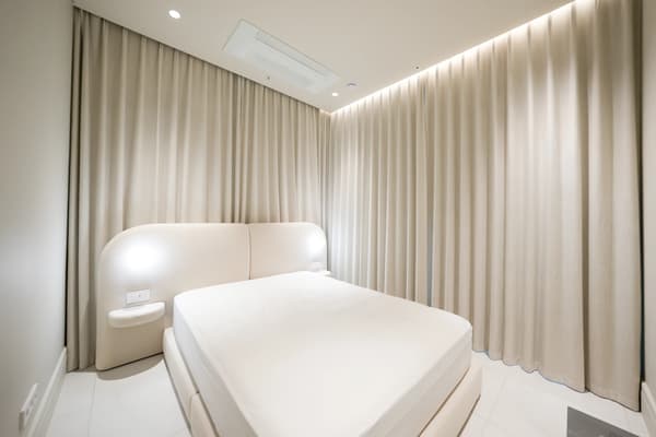 No ARC, 3-5 Minutes Walk from Gangnam Station, New Build, Fully Furnished, Great View. Business Owner. photo 2