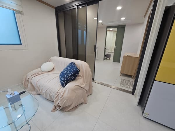 1-Minute Walk from Yangjae Station, 2BR, 1BA, Remodeled, Available After July 14 photo 5