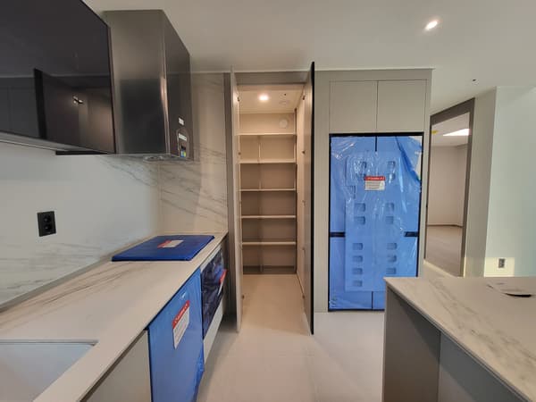 Monthly Rent KRW 3,000,000+VAT for Business Contracts, 2BR+Loft, 2BA, NO ARC (사본) photo 2