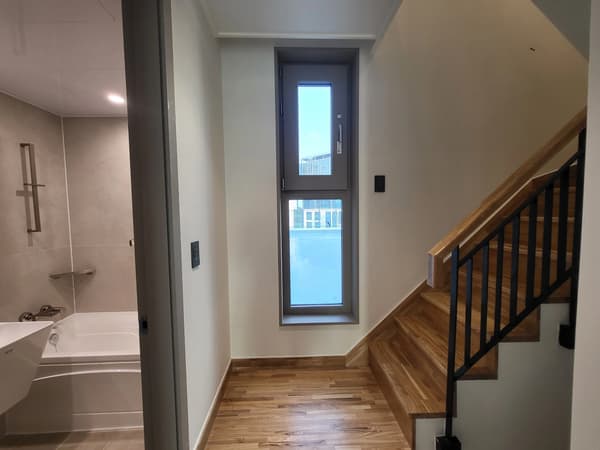Monthly Rent KRW 3,000,000+VAT for Business Contracts, 2BR+Loft, 2BA, NO ARC (사본) photo 3