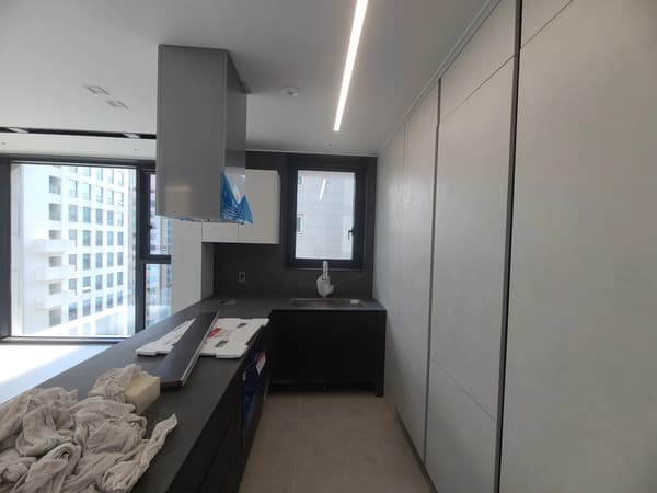 2BR, 1BA,Brand New, 5-Minute to Nambu Terminal Stn, GYM, POOL photo 5