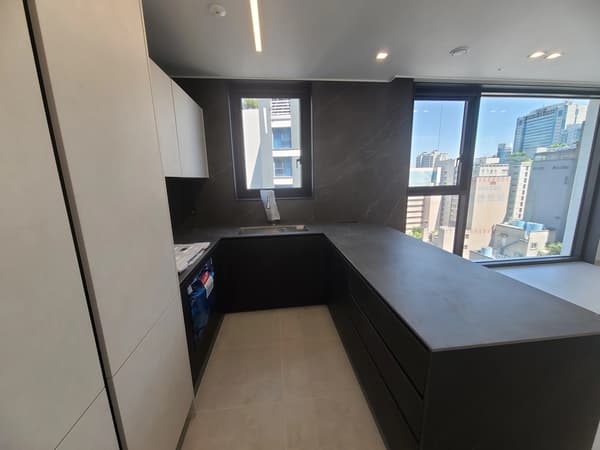 Brand New, 5-Minute to Nambu Terminal Stn, 2BR, 1BA, GYM, POOL photo 5