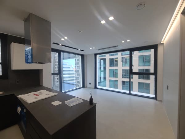 5-minute walk from Nambu Terminal Station, 2BR, 1BA, Newly Built, Fitness, Pool photo 4