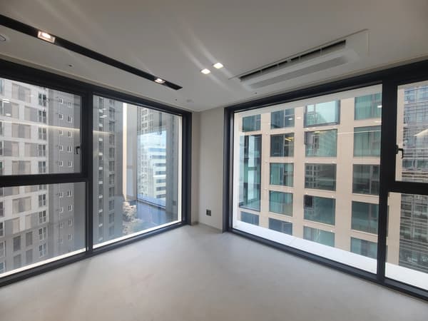 5-minute walk from Nambu Terminal Station, 2BR, 1BA, Newly Built, Fitness, Pool photo 3