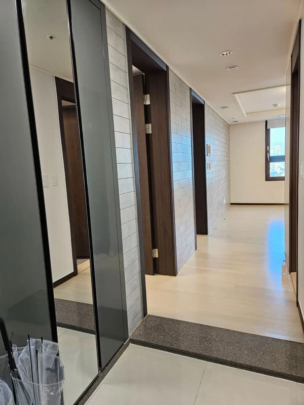 New, 2BR, 1BA, Business Contract, NO ARC photo 2