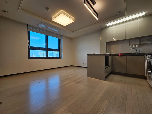 New, 2BR, 1BA, Business Contract, NO ARC photo 4
