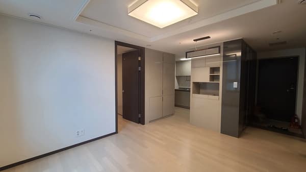 2BR, 1BA, New, Business Contract, NO ARC photo 3