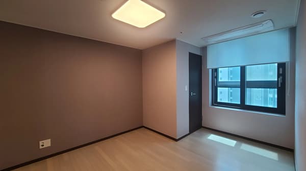 2BR, 1BA, New, Business Contract, NO ARC photo 4