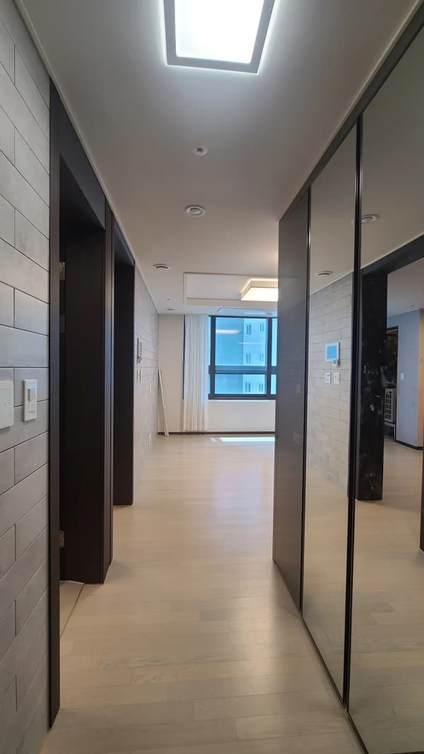 2BR, 1BA, New, Business Contract, NO ARC photo 5