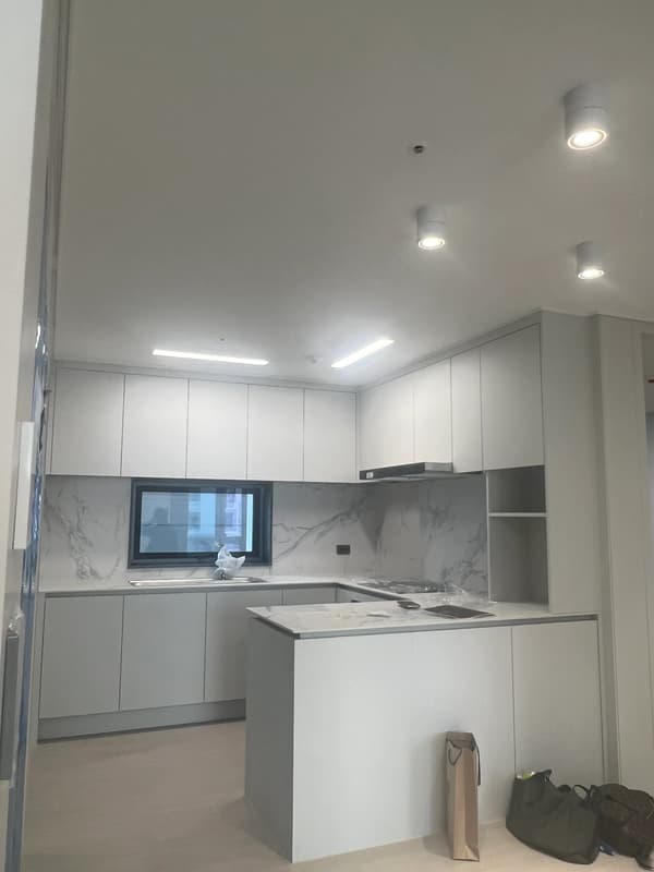 3BR, 2BA, Brand New, 3F, Business Contract. photo 4
