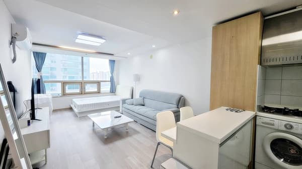 Low Deposit, 2-3 Minutes Walk from Gangnam Station, Fully Furnished photo 4
