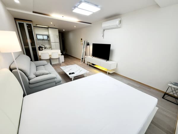 Low Deposit, 2-3 Minutes Walk from Gangnam Station, Fully Furnished photo 3