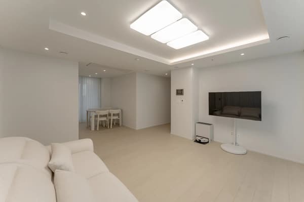 For Sale, 3BR, 2 BA, Remodeled, Near Subway Station(2028), Near Schools. photo 4