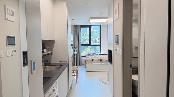 1BR, 1BA, ARC, Rent Free for a year contract. Nice Community. photo 4