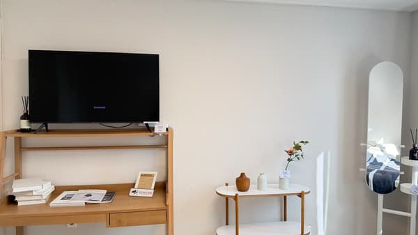Pet, 1BR, 1BA, ARC, Rent Free for a year contract. photo 3