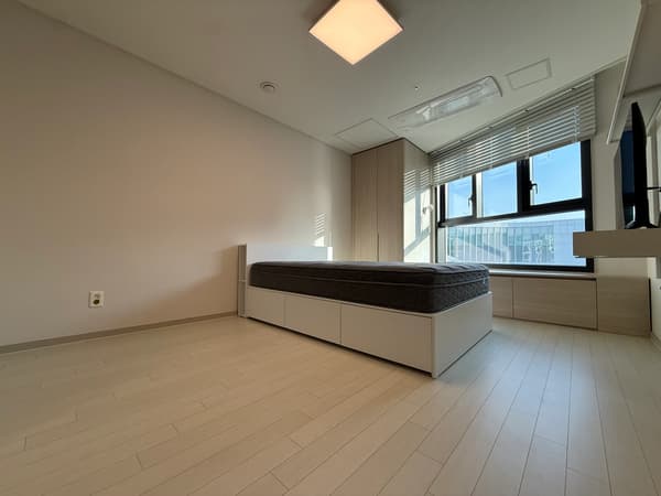 1BR, 1BA, ARC, Rent Free for 6mo. or 12mo. Contract, Premier. photo 5