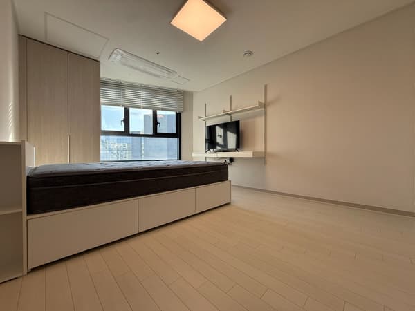 1BR, 1BA, ARC, Rent Free for 6mo. or 12mo. Contract, Premier. photo 3