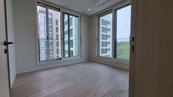 3-Room Han River View  Forest View High-End Officetel with Full Options, New photo 3