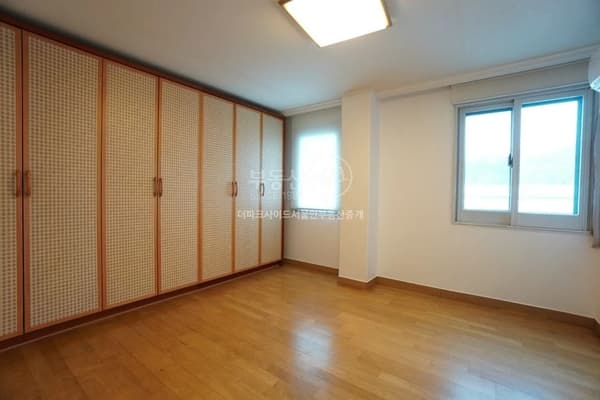 Near Grand Hyatt, A Spacious Villa with Great View photo 4
