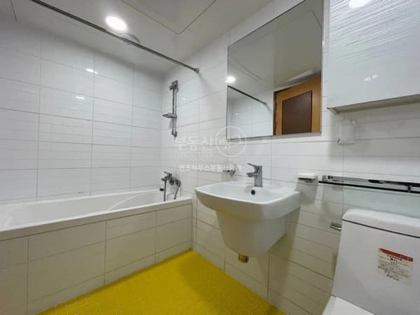 A 3-Bedroom Villa in the Korean Historic Area photo 5