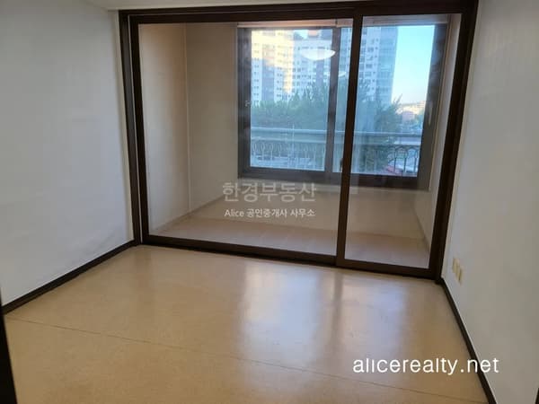 A Fully Furnished Apartment at the Great Location in Yongsan photo 5