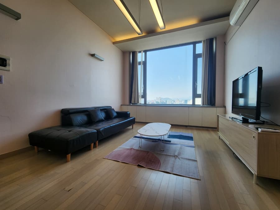 Loft, Fully Furnished, Low Deposit, Near Gangnam Station. 2